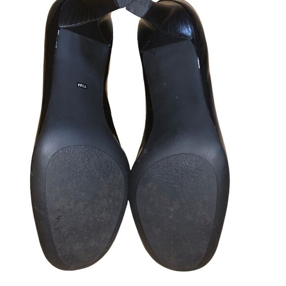 Etienne Aigner “Calvin” Patent Leather Pumps - Picture 6 of 7